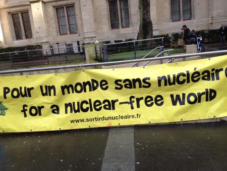 Chaine humaine contre le nucléaire Rouen